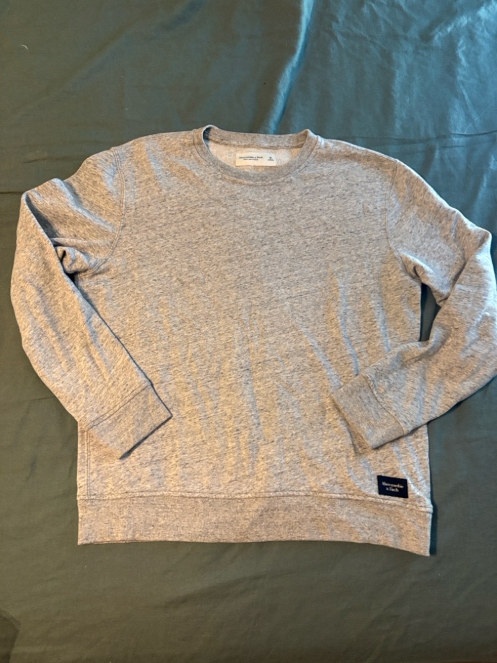 Abercrombie & Fitch Light Gray Crewneck Sweater